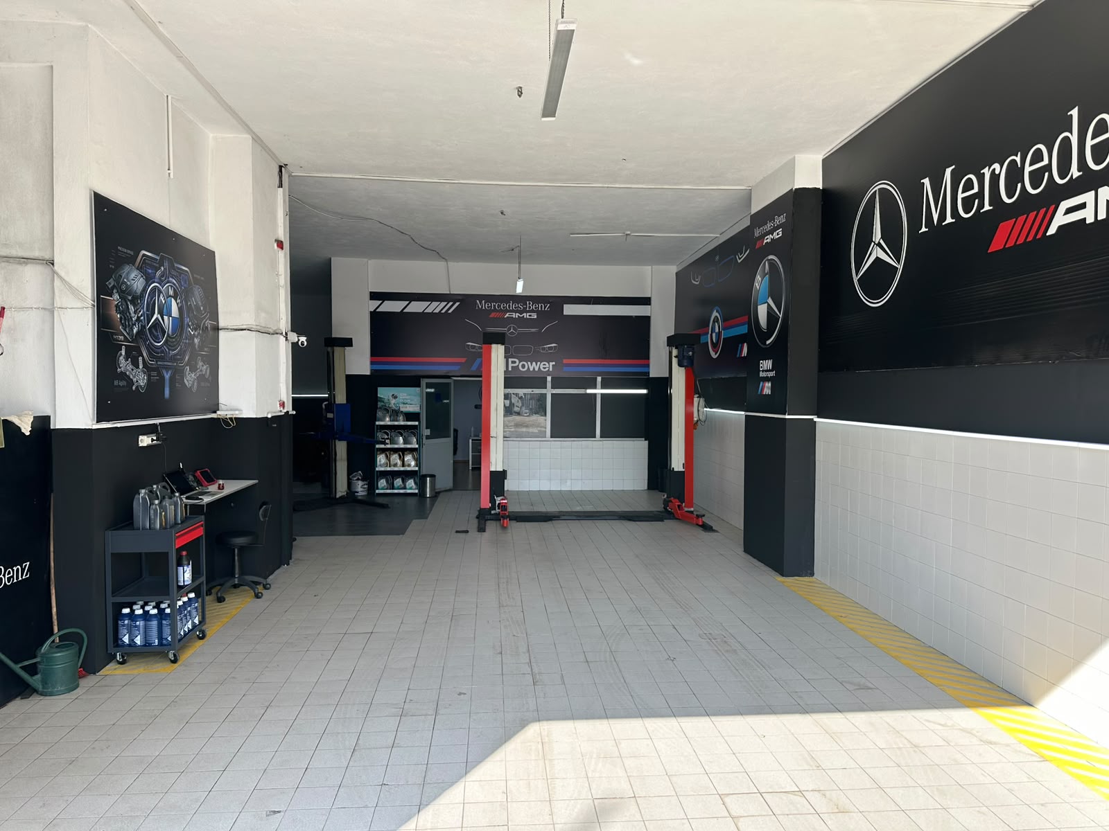 Üç Yıldızlar Mercedes-Benz özel servis atölyesi